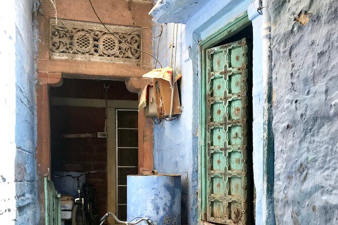 Private Jodhpur Blue City Walking Tour with Guide - Ranisar and Padamsar Lakes behind the fort line