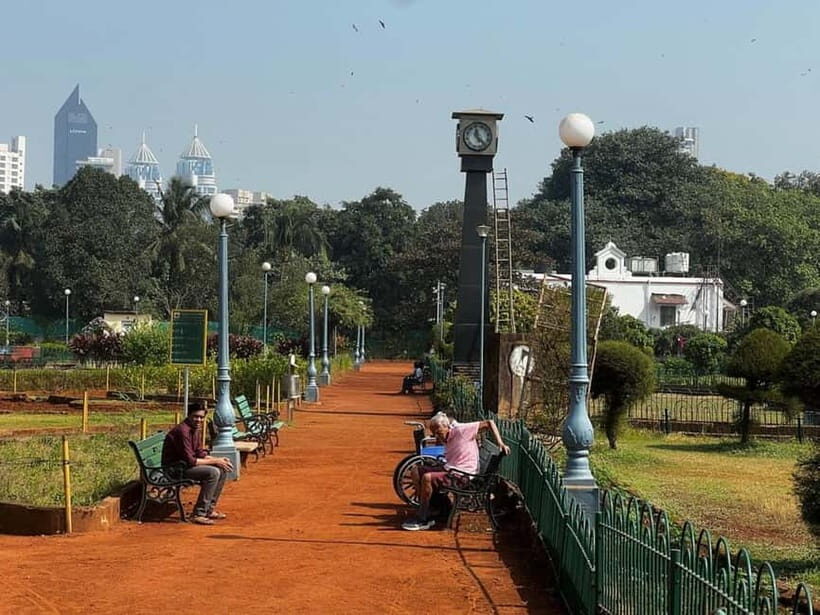 Private Mumbai Sightseeing Tour - University of Mumbai, Oval Maidan, and Malabar Hill: quick passes with big payoff