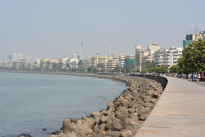 Private Mumbai Sightseeing Tour (Traveller's Choice Award Winner) - Colaba Causeway: Snacks, Souvenirs, and Street Life