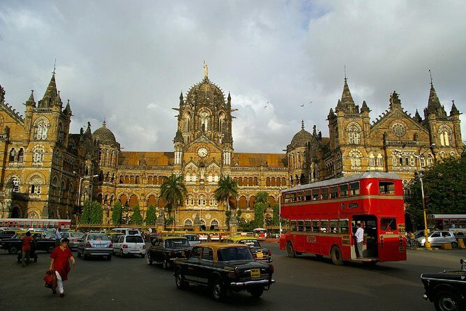 Private Mumbai Sightseeing Tour - Gateway of India to Taj Mahal Palace: your first “Mumbai, right now” views