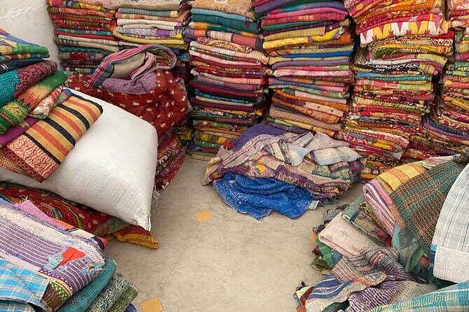 Private Shopping Tour in Jaipur - Channi Carpets and Jaipur Blue Pottery: touch-first souvenirs
