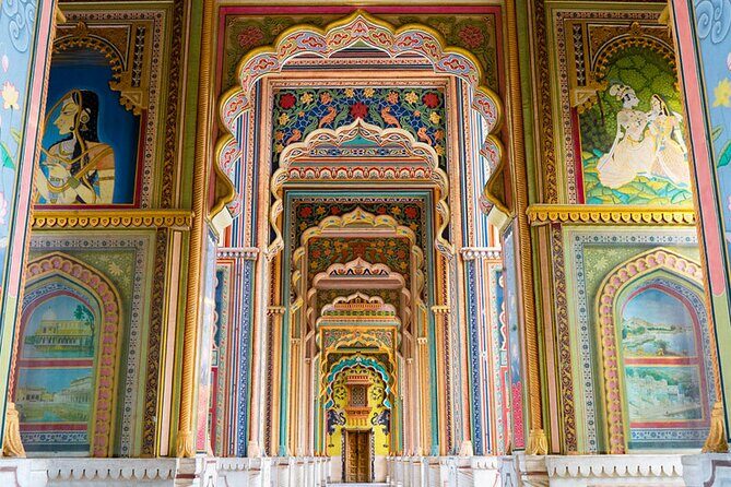 Private Tour of Jaipur's Most Instagrammable & Photogenic Spots - How the private SUV or tuk-tuk changes your photo game