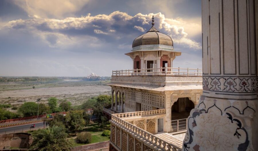Taj Mahal, Fort, Baby Taj & Mehtab Bagh Private City Tour - Private guide and chauffeur: why this setup matters in Agra