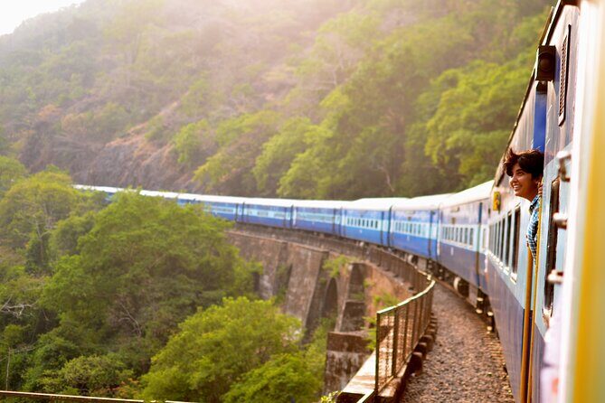 Taj Mahal Private Day Tour from Delhi by Express Train with Lunch - Lunch at DoubleTree by Hilton Agra: a real break, not a token meal