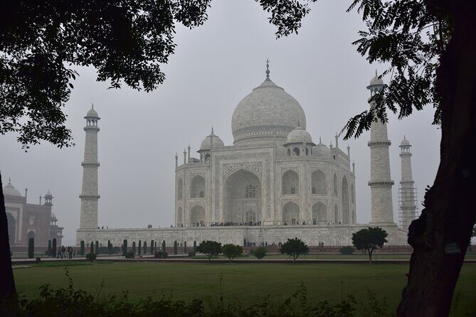 Taj Mahal Skip the Line Private Guided Tour - Time Slot Choice: Sunrise Helps You See More