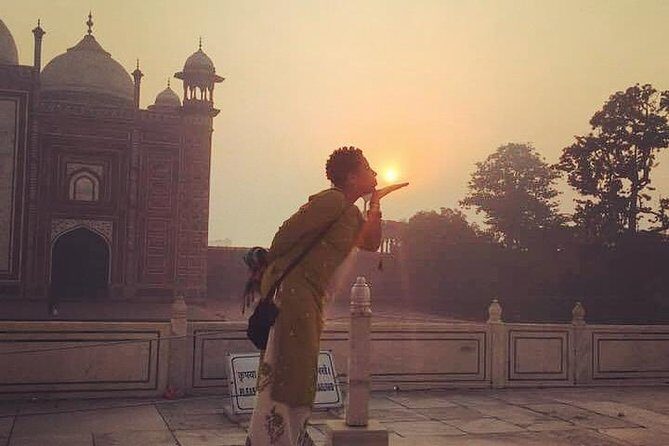 Taj Mahal Sunrise & Sunset All Inclusive Private Luxury Agra Tour - Lunch at a 5-star hotel buffet: plan for the fuel