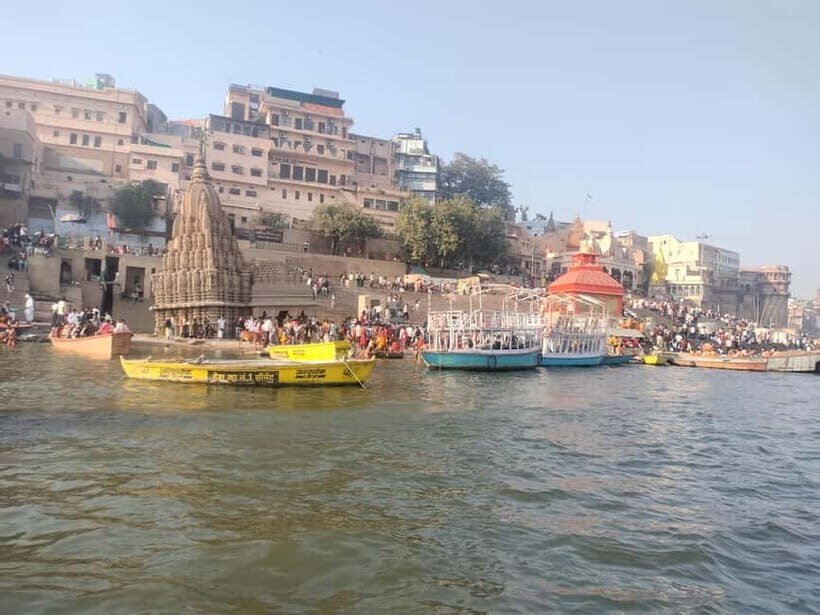 Tourist Guide English & Spanish Varanasi/Benares - Akhara Goswami Tulsidas and the essential-oil tea break